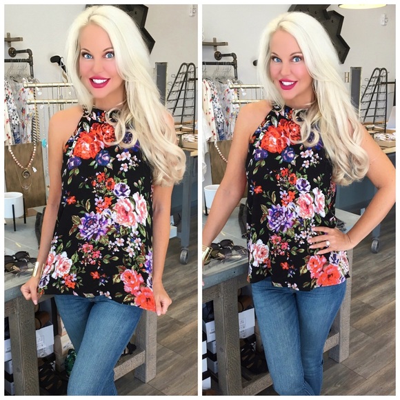 Tops - LAST 1! 🌹My Favorite! 🌹  Black Floral Swing Top!